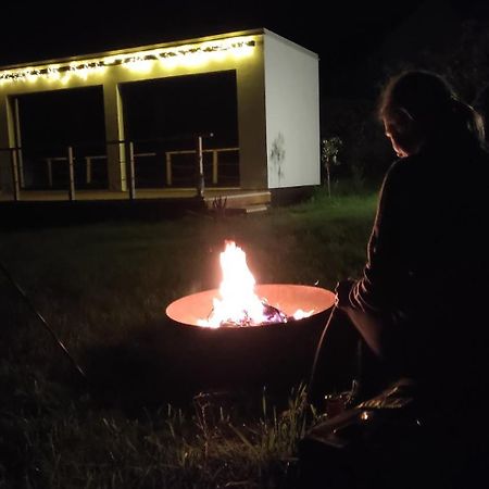 Ranch 66 - Moderni Tiny House Black Swallow Ve Stylu Route 66 Se Saunou A Bazenem Tršice Extérieur photo