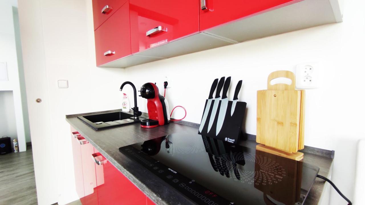 Ranch 66 - Moderni Tiny House Black Swallow Ve Stylu Route 66 Se Saunou A Bazenem Tršice Extérieur photo