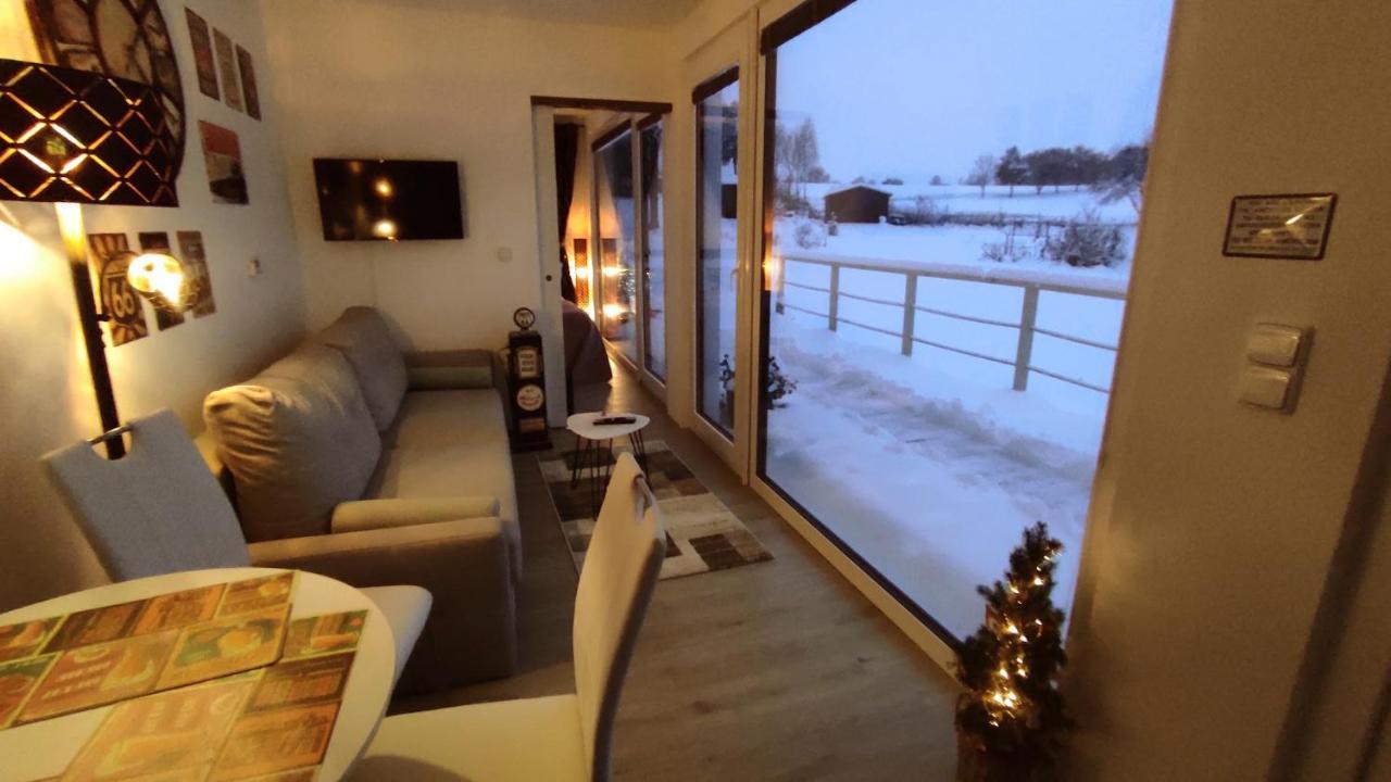 Ranch 66 - Moderni Tiny House Black Swallow Ve Stylu Route 66 Se Saunou A Bazenem Tršice Extérieur photo